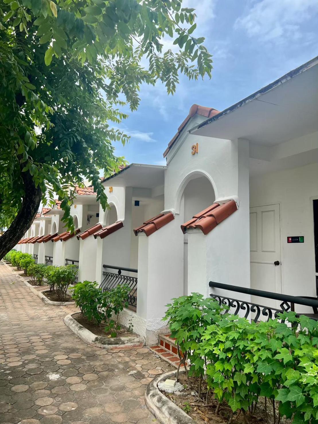 Dad D Resort By Lopburi Inn Resort Экстерьер фото