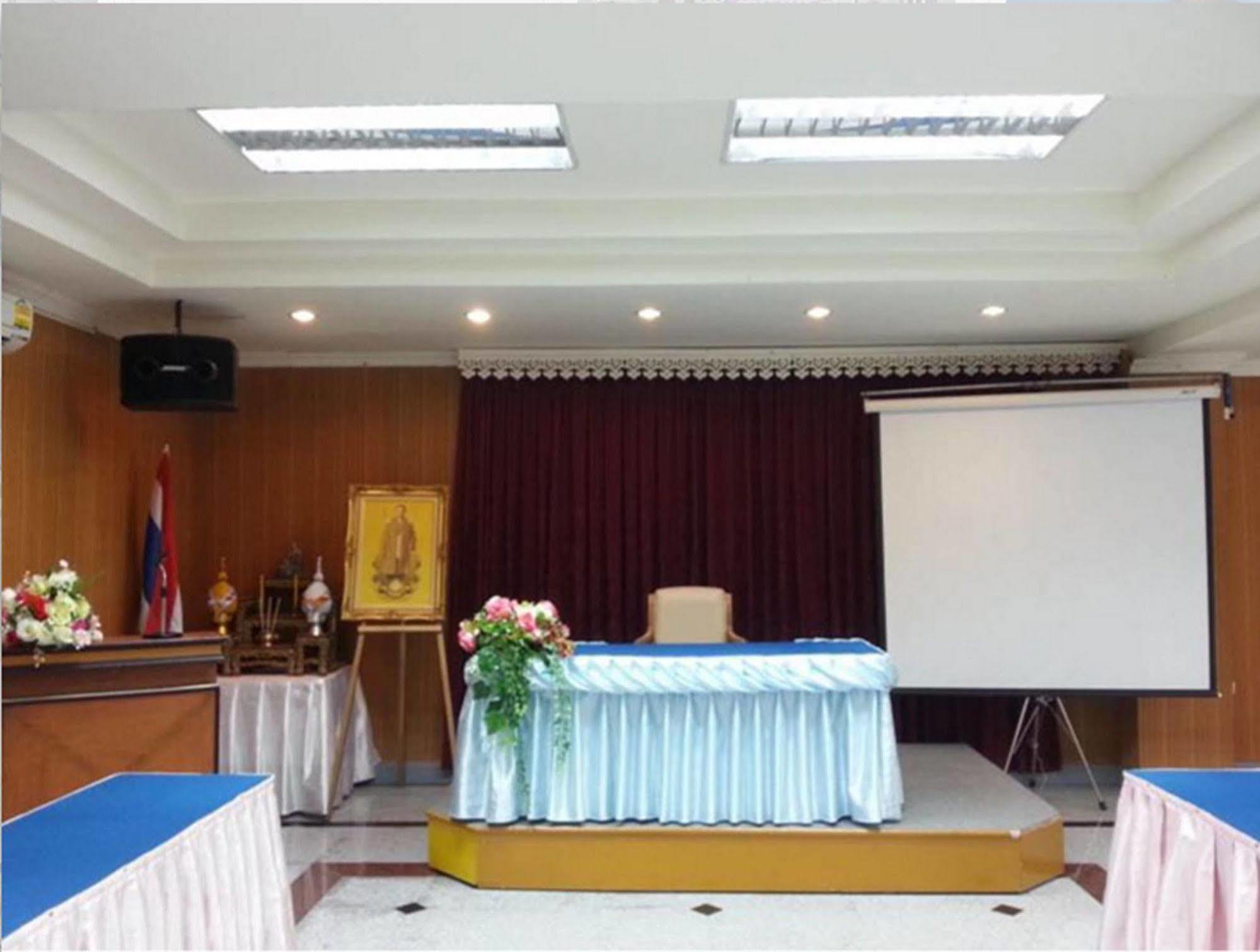 Dad D Resort By Lopburi Inn Resort Экстерьер фото
