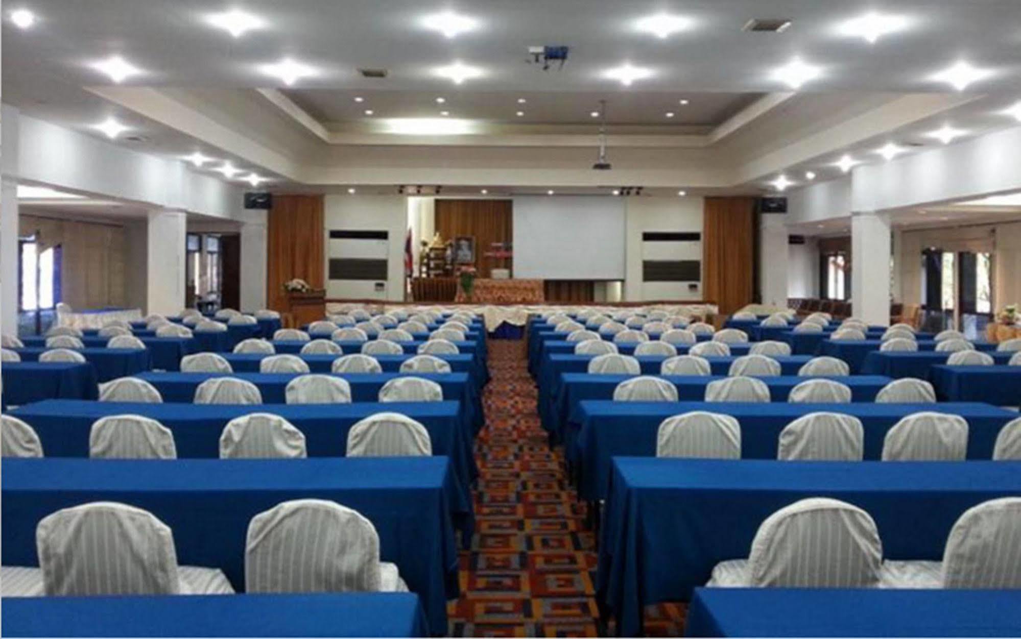 Dad D Resort By Lopburi Inn Resort Экстерьер фото