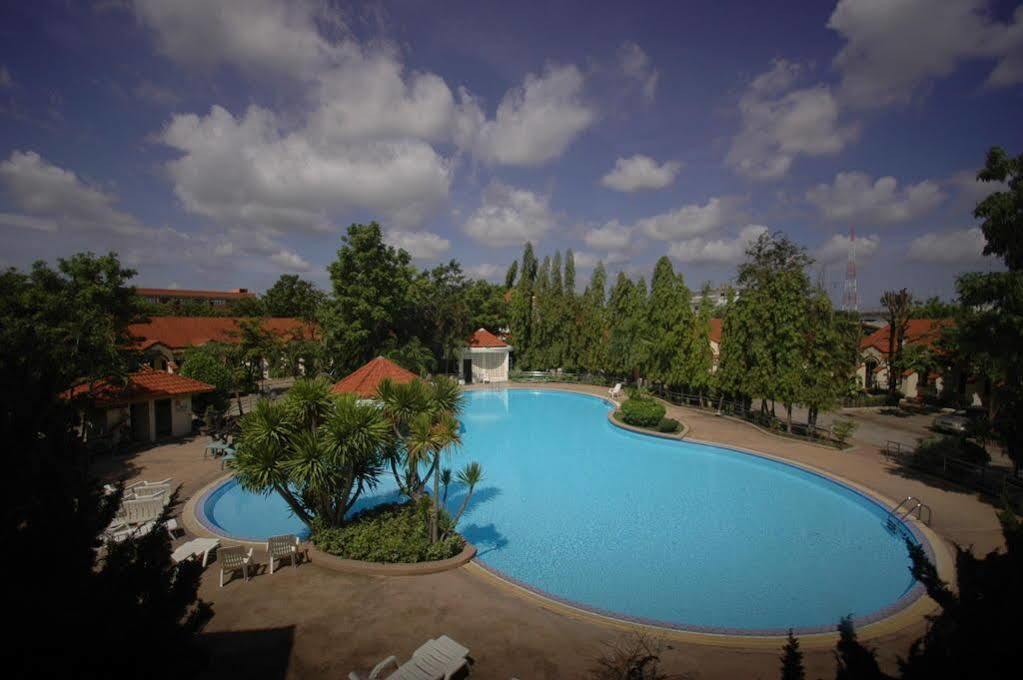 Dad D Resort By Lopburi Inn Resort Экстерьер фото
